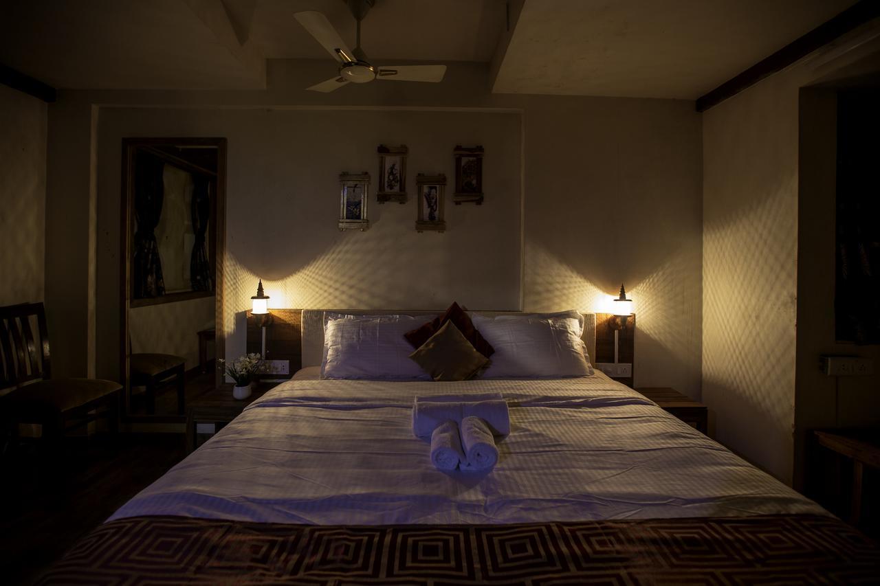 Kaular Atithis Grand Kokan Resort Ganpatipule Exteriör bild