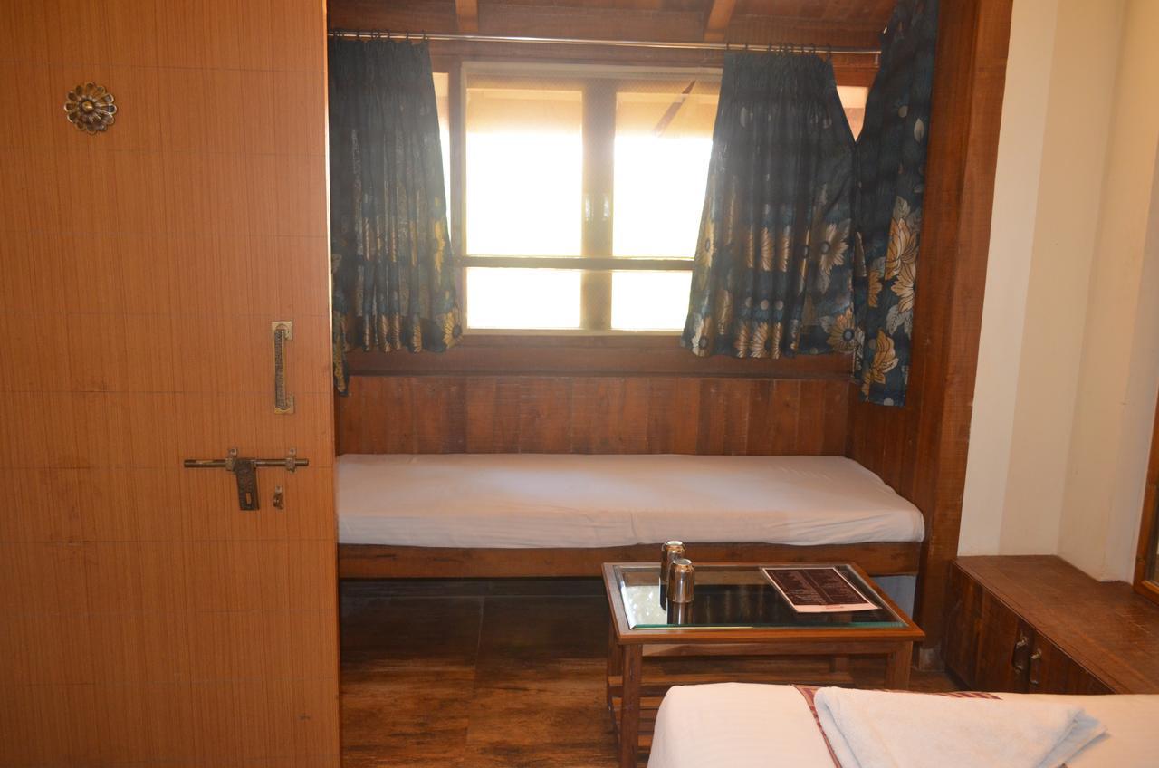 Kaular Atithis Grand Kokan Resort Ganpatipule Exteriör bild
